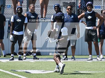Thumbnail 1 in St. John Bosco vs. San Clemente (Brave 8 Invitational-Game 1) photogallery.