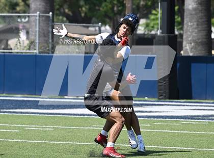 Thumbnail 2 in St. John Bosco vs. San Clemente (Brave 8 Invitational-Game 1) photogallery.