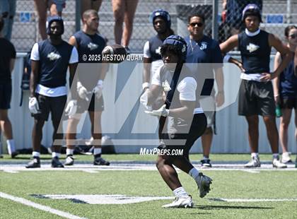 Thumbnail 3 in St. John Bosco vs. San Clemente (Brave 8 Invitational-Game 1) photogallery.