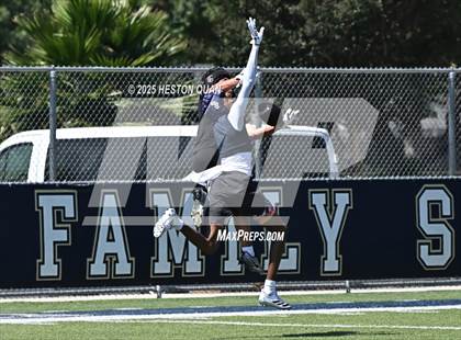 Thumbnail 2 in St. John Bosco vs. San Clemente (Brave 8 Invitational-Game 1) photogallery.