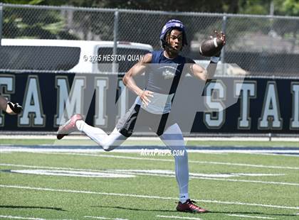 Thumbnail 1 in St. John Bosco vs. San Clemente (Brave 8 Invitational-Game 1) photogallery.