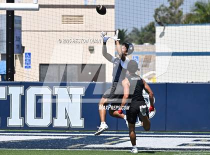 Thumbnail 2 in St. John Bosco vs. San Clemente (Brave 8 Invitational-Game 1) photogallery.