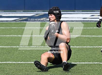Thumbnail 2 in St. John Bosco vs. San Clemente (Brave 8 Invitational-Game 1) photogallery.