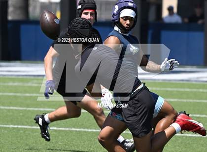 Thumbnail 2 in St. John Bosco vs. San Clemente (Brave 8 Invitational-Game 1) photogallery.