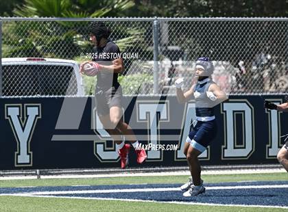 Thumbnail 1 in St. John Bosco vs. San Clemente (Brave 8 Invitational-Game 1) photogallery.
