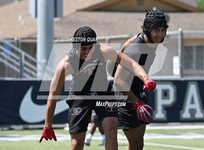 Thumbnail 3 in St. John Bosco vs. San Clemente (Brave 8 Invitational-Game 1) photogallery.