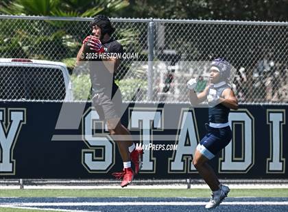 Thumbnail 3 in St. John Bosco vs. San Clemente (Brave 8 Invitational-Game 1) photogallery.