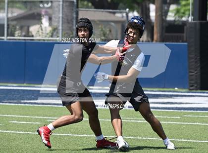 Thumbnail 3 in St. John Bosco vs. San Clemente (Brave 8 Invitational-Game 1) photogallery.