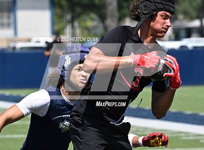 Thumbnail 3 in St. John Bosco vs. San Clemente (Brave 8 Invitational-Game 1) photogallery.