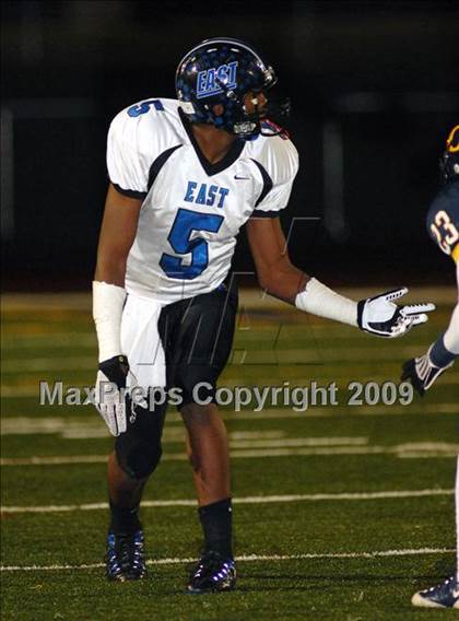 Thumbnail 3 in Lincoln-Way East @ O'Fallon (IHSA Class 7A Playoffs) photogallery.