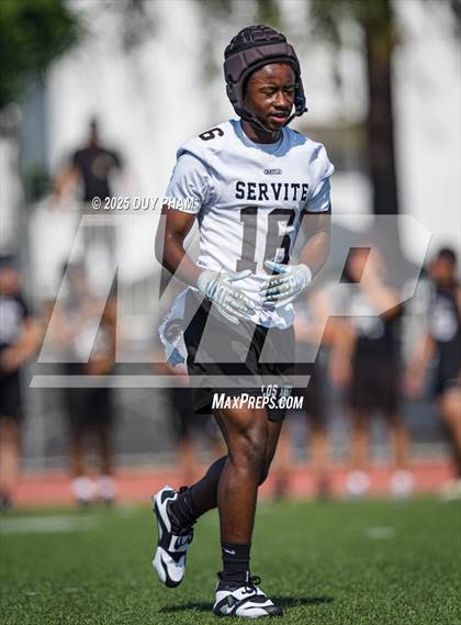 Thumbnail 2 in Carlsbad vs Servite (7 on 7 Brave 8 Invitational) photogallery.