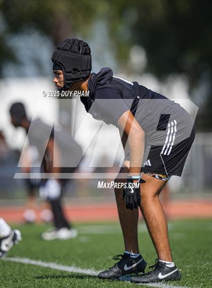 Thumbnail 2 in Carlsbad vs Servite (7 on 7 Brave 8 Invitational) photogallery.
