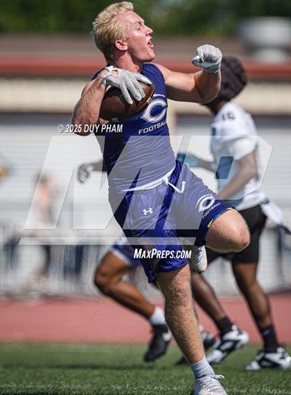 Thumbnail 2 in Carlsbad vs Servite (7 on 7 Brave 8 Invitational) photogallery.