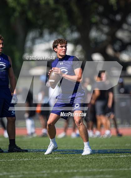 Thumbnail 2 in Carlsbad vs Servite (7 on 7 Brave 8 Invitational) photogallery.
