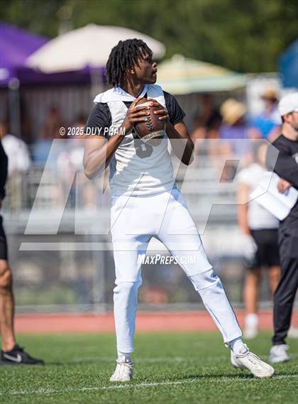 Thumbnail 3 in Carlsbad vs Servite (7 on 7 Brave 8 Invitational) photogallery.