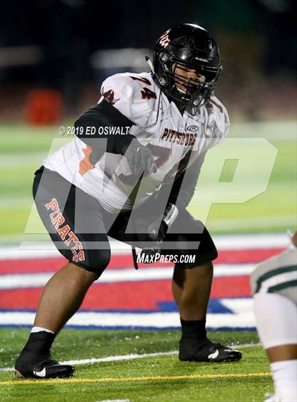Thumbnail 2 in De La Salle vs. Pittsburg (CIF NCS D1 Final) photogallery.