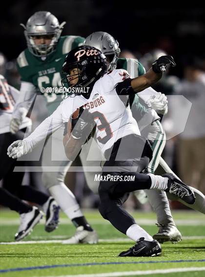 Thumbnail 3 in De La Salle vs. Pittsburg (CIF NCS D1 Final) photogallery.