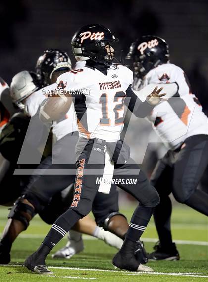 Thumbnail 1 in De La Salle vs. Pittsburg (CIF NCS D1 Final) photogallery.