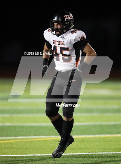 Thumbnail 3 in De La Salle vs. Pittsburg (CIF NCS D1 Final) photogallery.