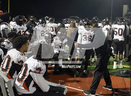 Thumbnail 2 in De La Salle vs. Pittsburg (CIF NCS D1 Final) photogallery.