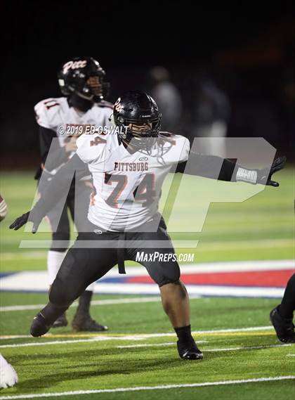 Thumbnail 2 in De La Salle vs. Pittsburg (CIF NCS D1 Final) photogallery.