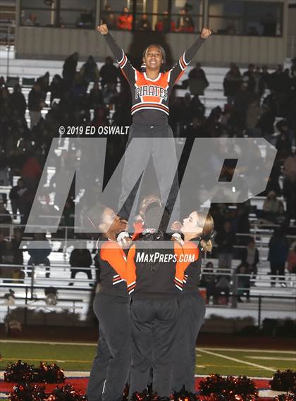 Thumbnail 3 in De La Salle vs. Pittsburg (CIF NCS D1 Final) photogallery.