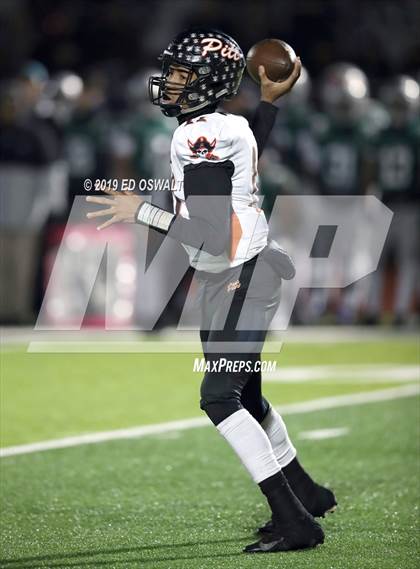 Thumbnail 2 in De La Salle vs. Pittsburg (CIF NCS D1 Final) photogallery.