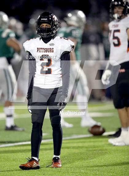 Thumbnail 1 in De La Salle vs. Pittsburg (CIF NCS D1 Final) photogallery.