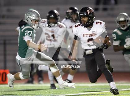 Thumbnail 1 in De La Salle vs. Pittsburg (CIF NCS D1 Final) photogallery.
