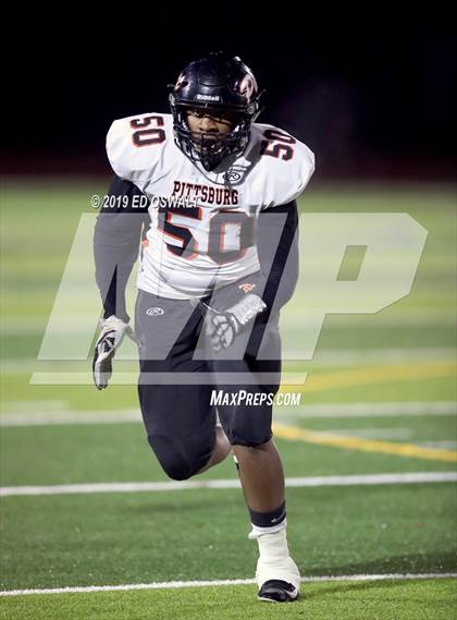 Thumbnail 3 in De La Salle vs. Pittsburg (CIF NCS D1 Final) photogallery.