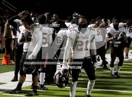 Thumbnail 1 in De La Salle vs. Pittsburg (CIF NCS D1 Final) photogallery.