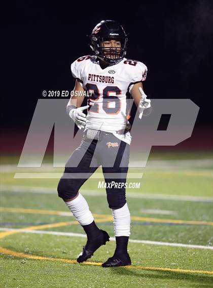 Thumbnail 1 in De La Salle vs. Pittsburg (CIF NCS D1 Final) photogallery.