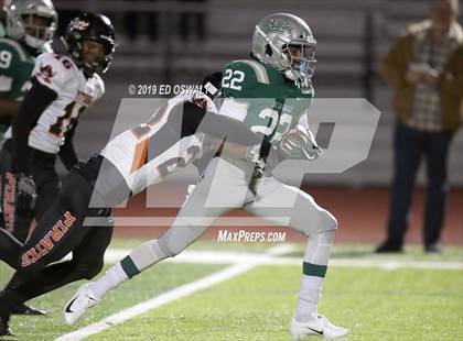 Thumbnail 3 in De La Salle vs. Pittsburg (CIF NCS D1 Final) photogallery.