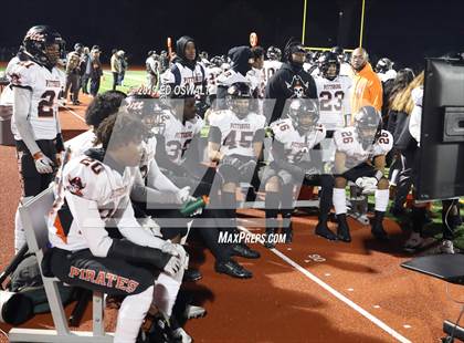 Thumbnail 2 in De La Salle vs. Pittsburg (CIF NCS D1 Final) photogallery.
