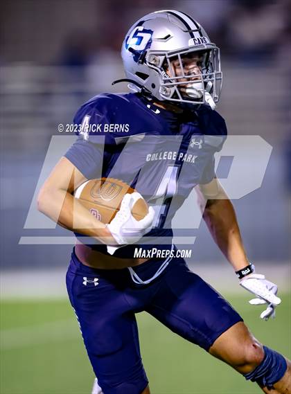 Thumbnail 3 in College Park vs Oak Ridge photogallery.