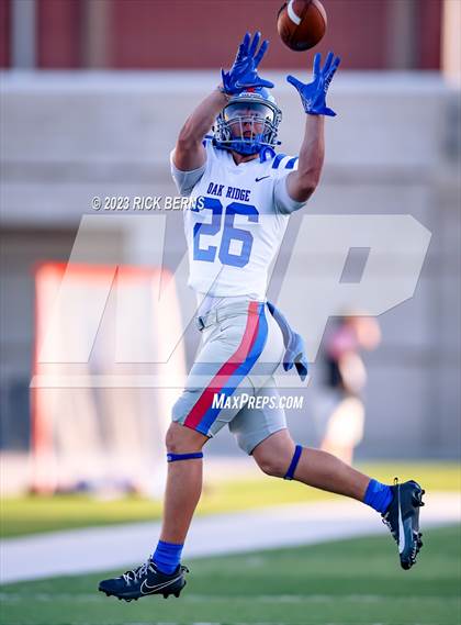Thumbnail 1 in College Park vs Oak Ridge photogallery.