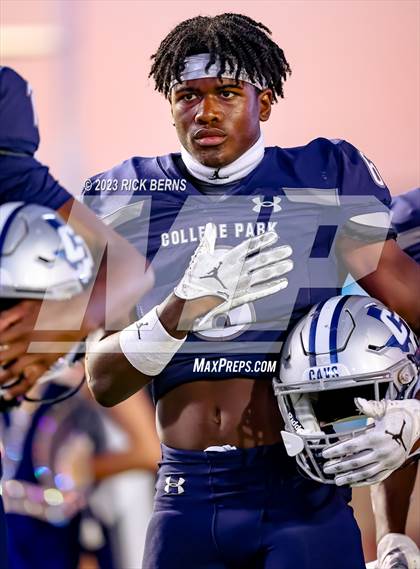 Thumbnail 1 in College Park vs Oak Ridge photogallery.