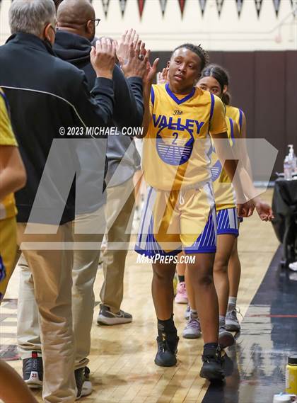 Thumbnail 1 in Pinole Valley @ Salesian College Preparatory photogallery.