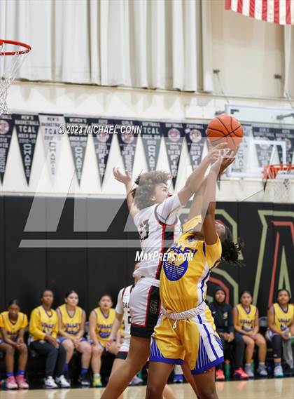 Thumbnail 1 in Pinole Valley @ Salesian College Preparatory photogallery.