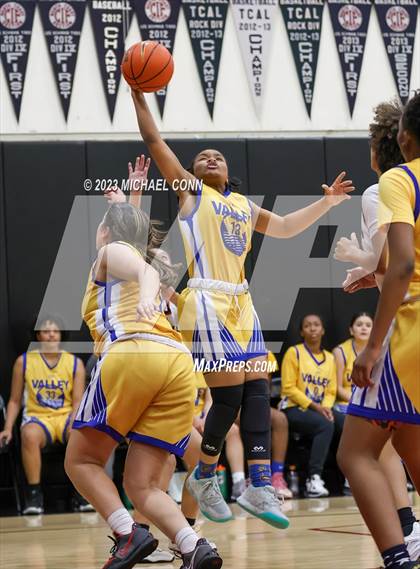 Thumbnail 1 in Pinole Valley @ Salesian College Preparatory photogallery.