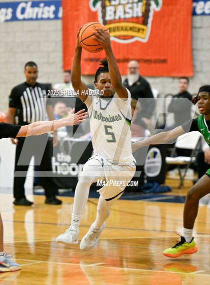 Thumbnail 3 in Windermere vs Tampa Catholic  (SunBash Tourney) photogallery.