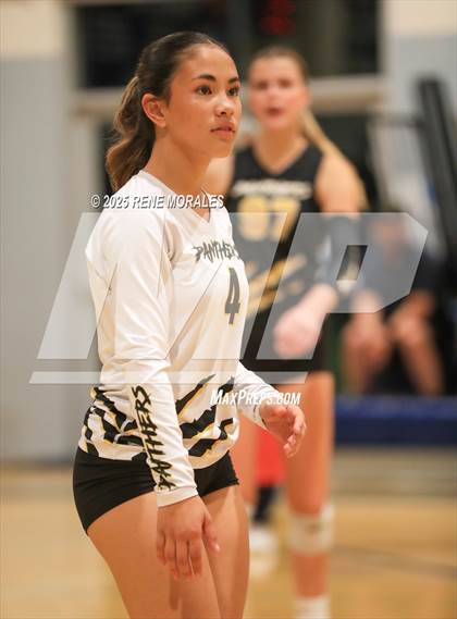 Thumbnail 2 in Newbury Park vs Flintridge Prep (CIFSS D3 Rnd 1 Playoff) photogallery.
