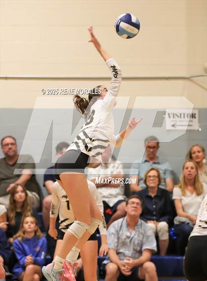 Thumbnail 2 in Newbury Park vs Flintridge Prep (CIFSS D3 Rnd 1 Playoff) photogallery.