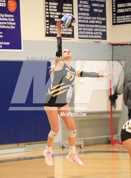 Thumbnail 2 in Newbury Park vs Flintridge Prep (CIFSS D3 Rnd 1 Playoff) photogallery.
