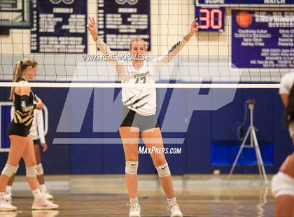 Thumbnail 1 in Newbury Park vs Flintridge Prep (CIFSS D3 Rnd 1 Playoff) photogallery.
