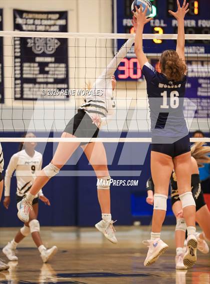 Thumbnail 3 in Newbury Park vs Flintridge Prep (CIFSS D3 Rnd 1 Playoff) photogallery.