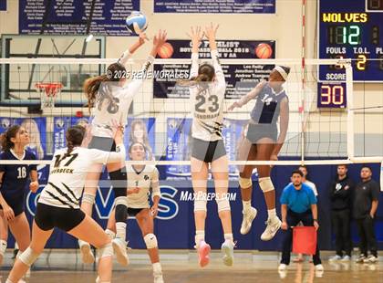 Thumbnail 3 in Newbury Park vs Flintridge Prep (CIFSS D3 Rnd 1 Playoff) photogallery.