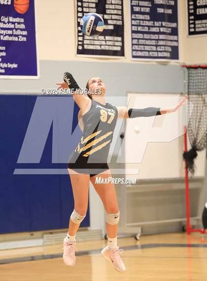 Thumbnail 1 in Newbury Park vs Flintridge Prep (CIFSS D3 Rnd 1 Playoff) photogallery.