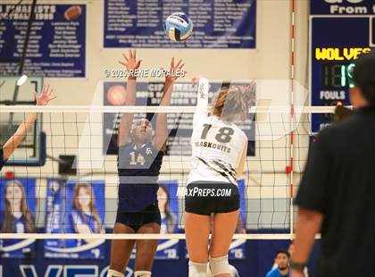 Thumbnail 3 in Newbury Park vs Flintridge Prep (CIFSS D3 Rnd 1 Playoff) photogallery.