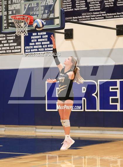 Thumbnail 1 in Newbury Park vs Flintridge Prep (CIFSS D3 Rnd 1 Playoff) photogallery.
